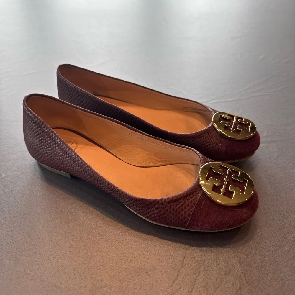 Tory Burch Reva Suede Leather Logo Flats Burgundy Gold Medallion Size 8 - Picture 6 of 7